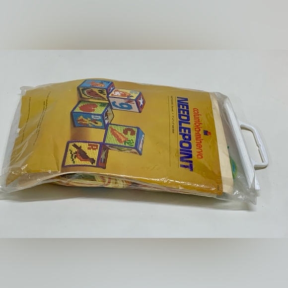 1974 Vtg Columbia Minerva Needlepoint Baby Blocks Kit - Picture 4 of 10